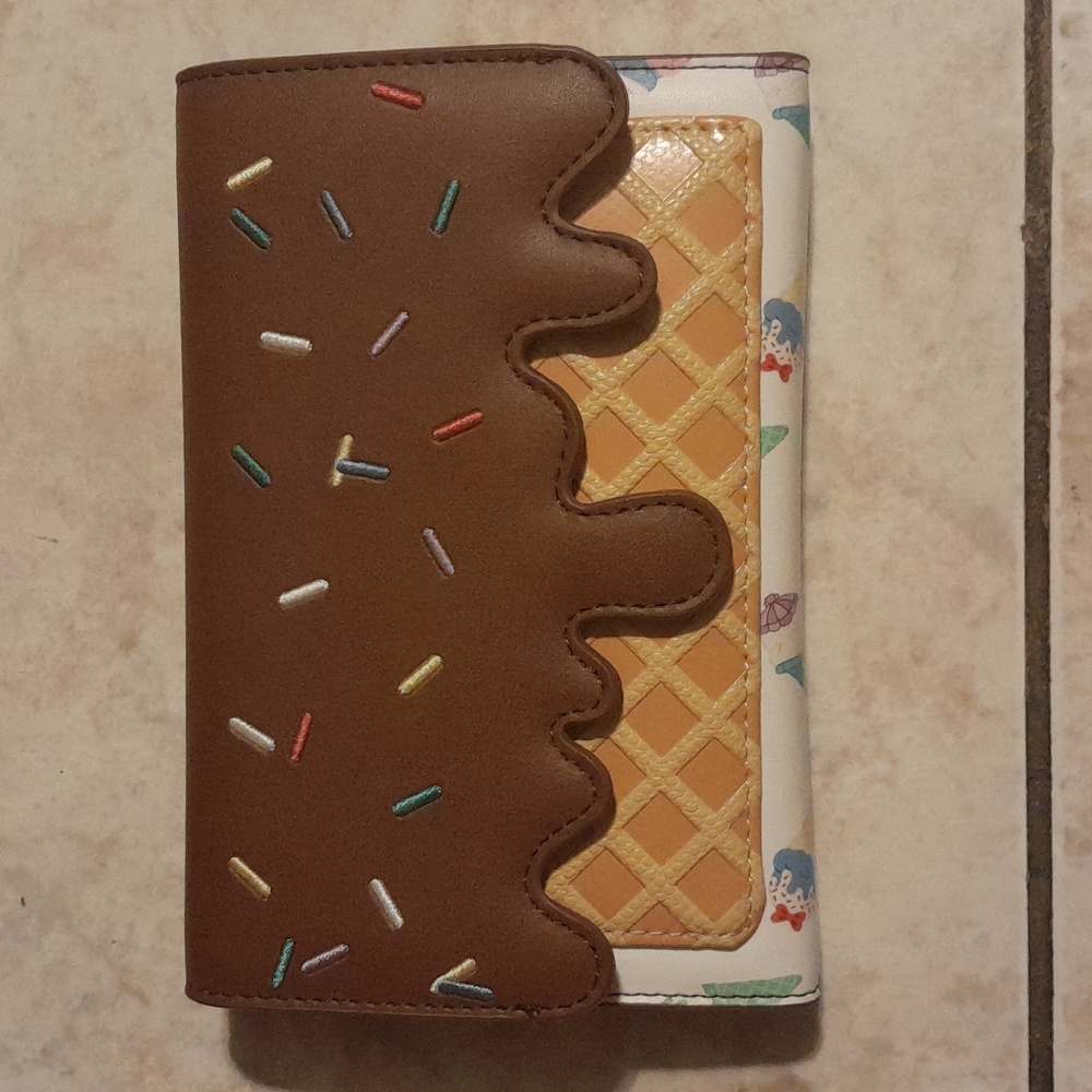 Loungfly Disney princess waffle wallet